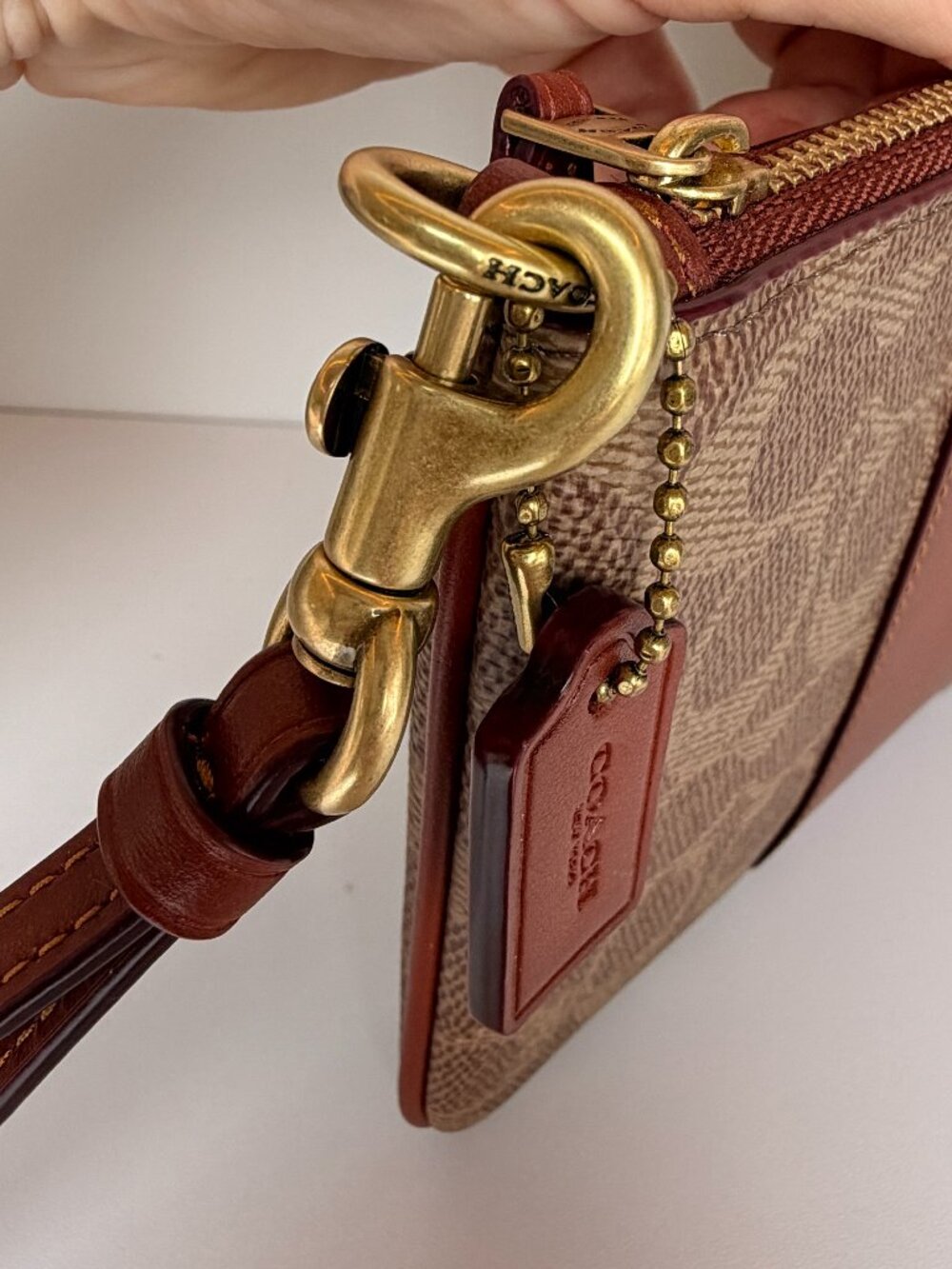 Coach Essential Small Wristlet Signature Canvas Brass Tan Caramel - Picture 4 of 4